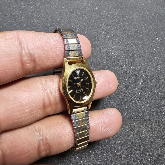 Armitron Diamind Quartz Ladies Watch Gold Tone Black Dial Working 25/5116 shows - Picture 4 of 9